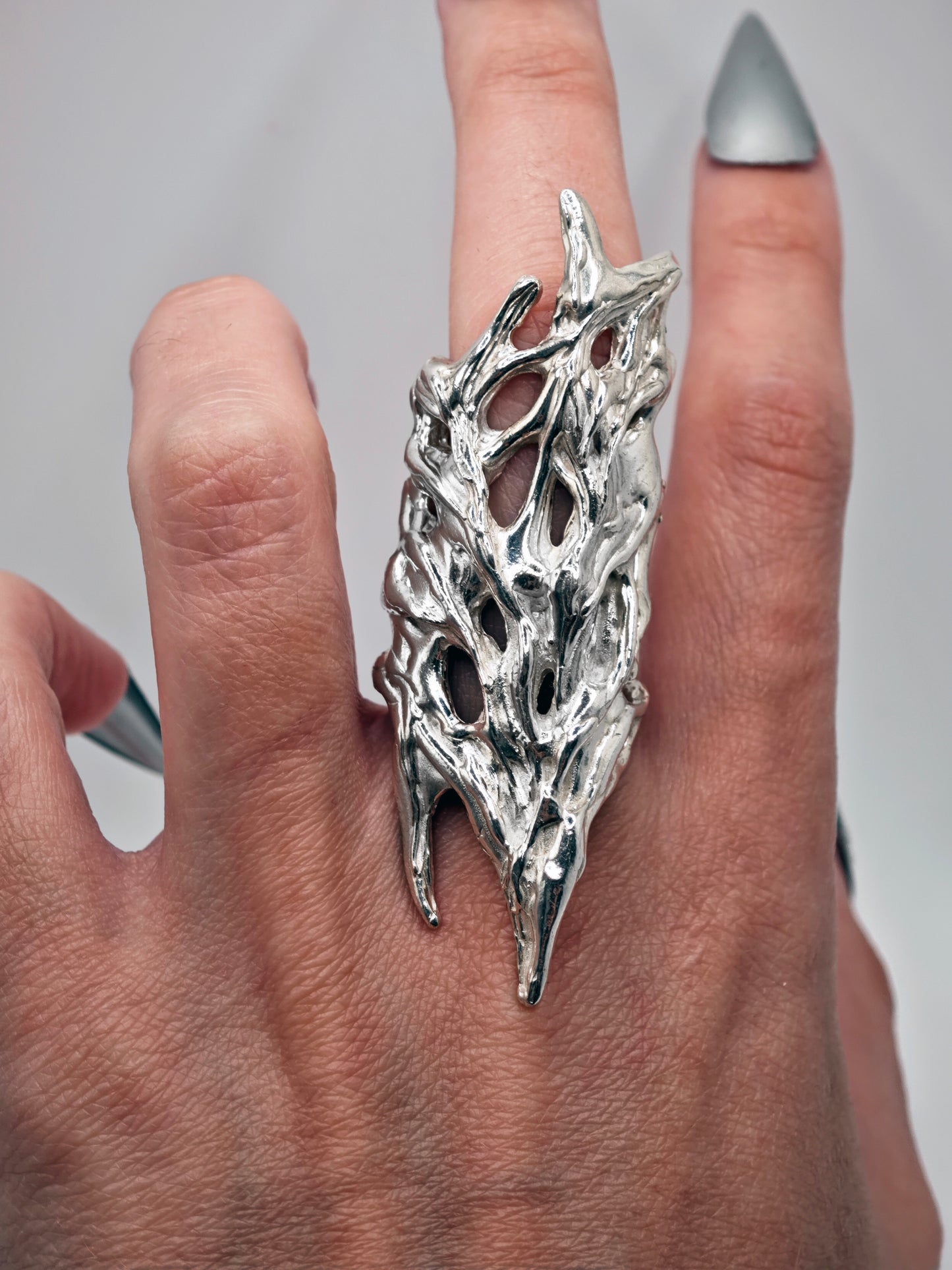Creatura ring