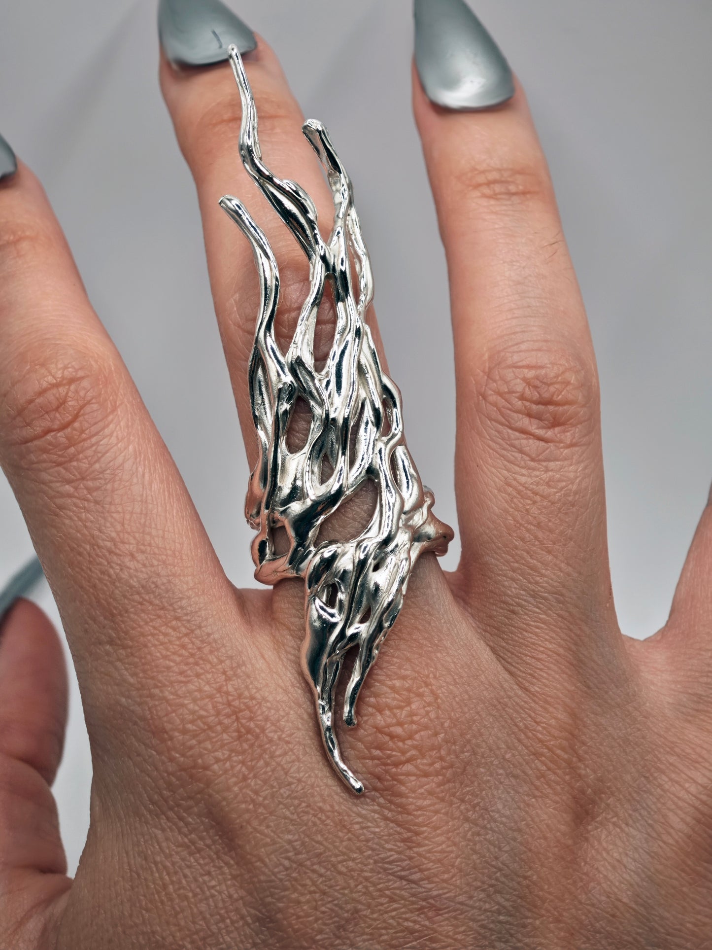 Lamia ring