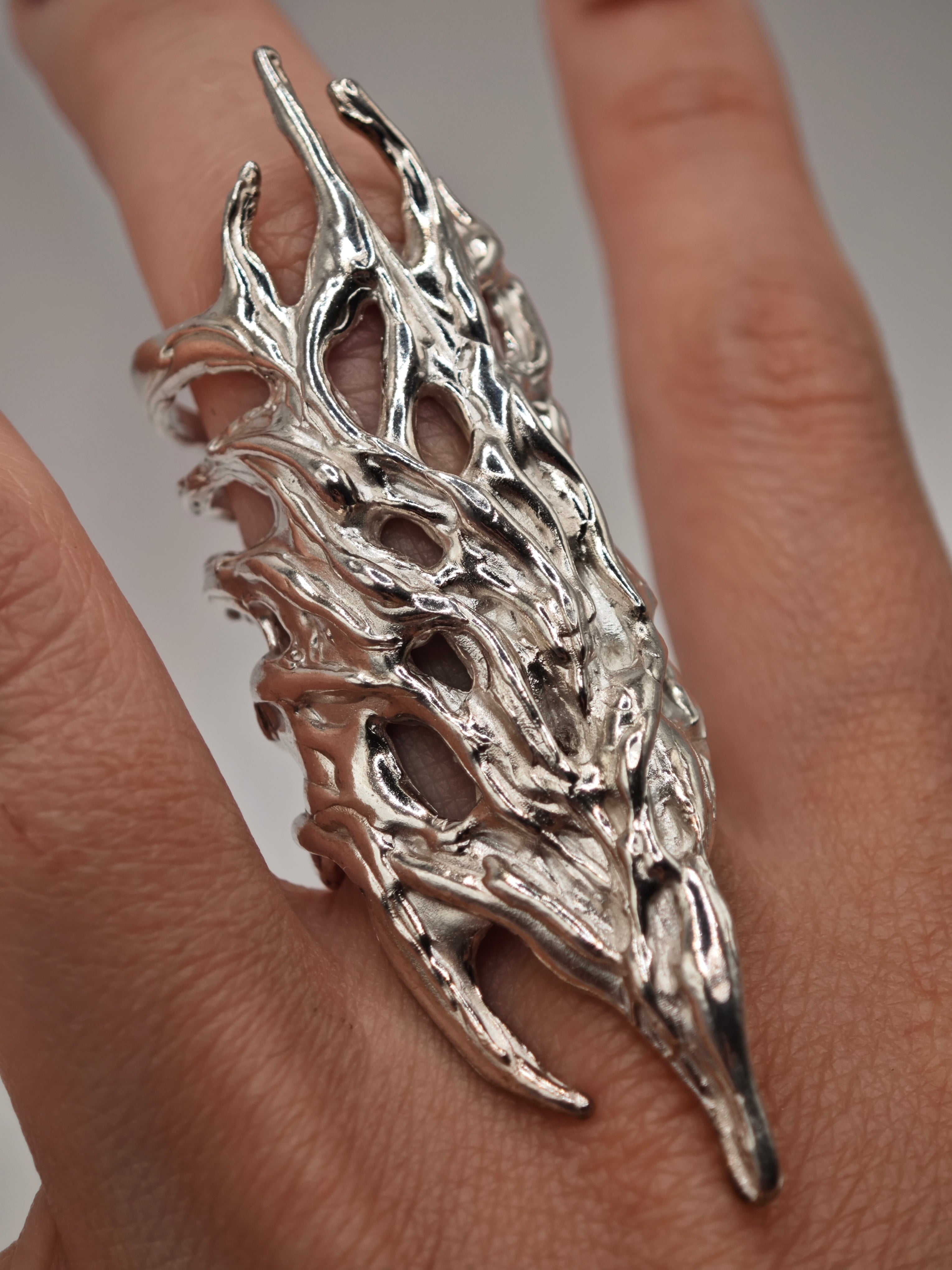 Creatura ring